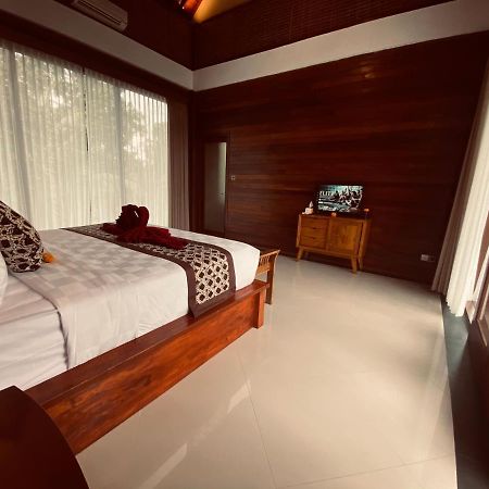 Nirankara Ubud Villa ภายนอก รูปภาพ