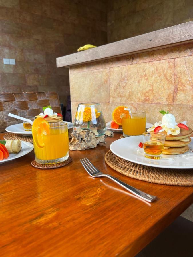 Nirankara Ubud Villa ภายนอก รูปภาพ