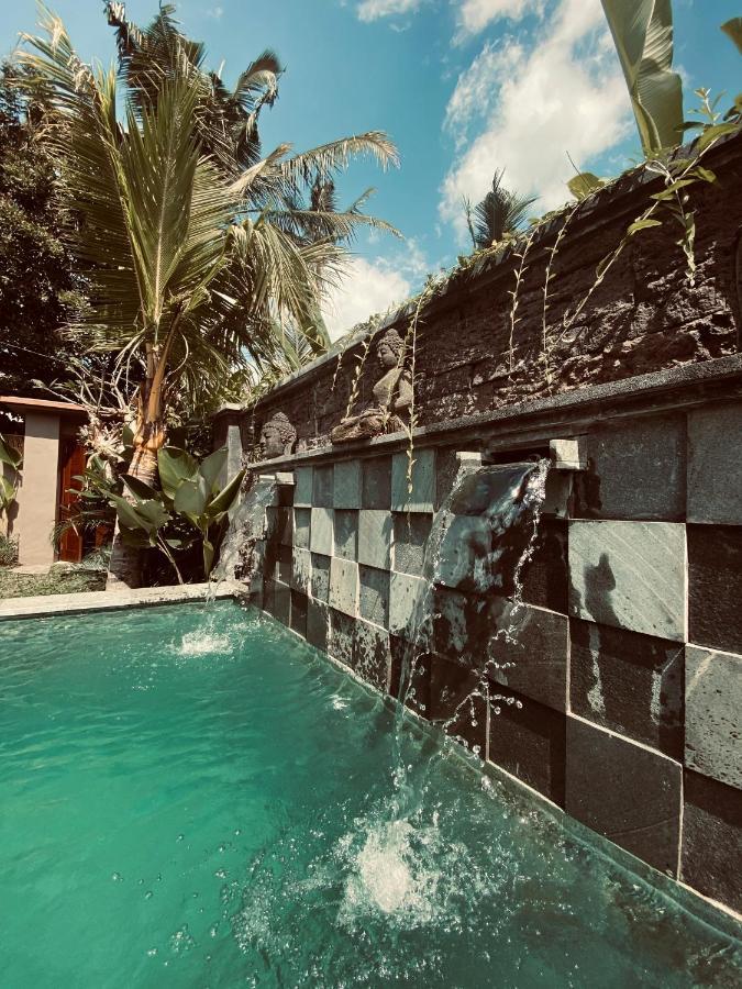 Nirankara Ubud Villa ภายนอก รูปภาพ
