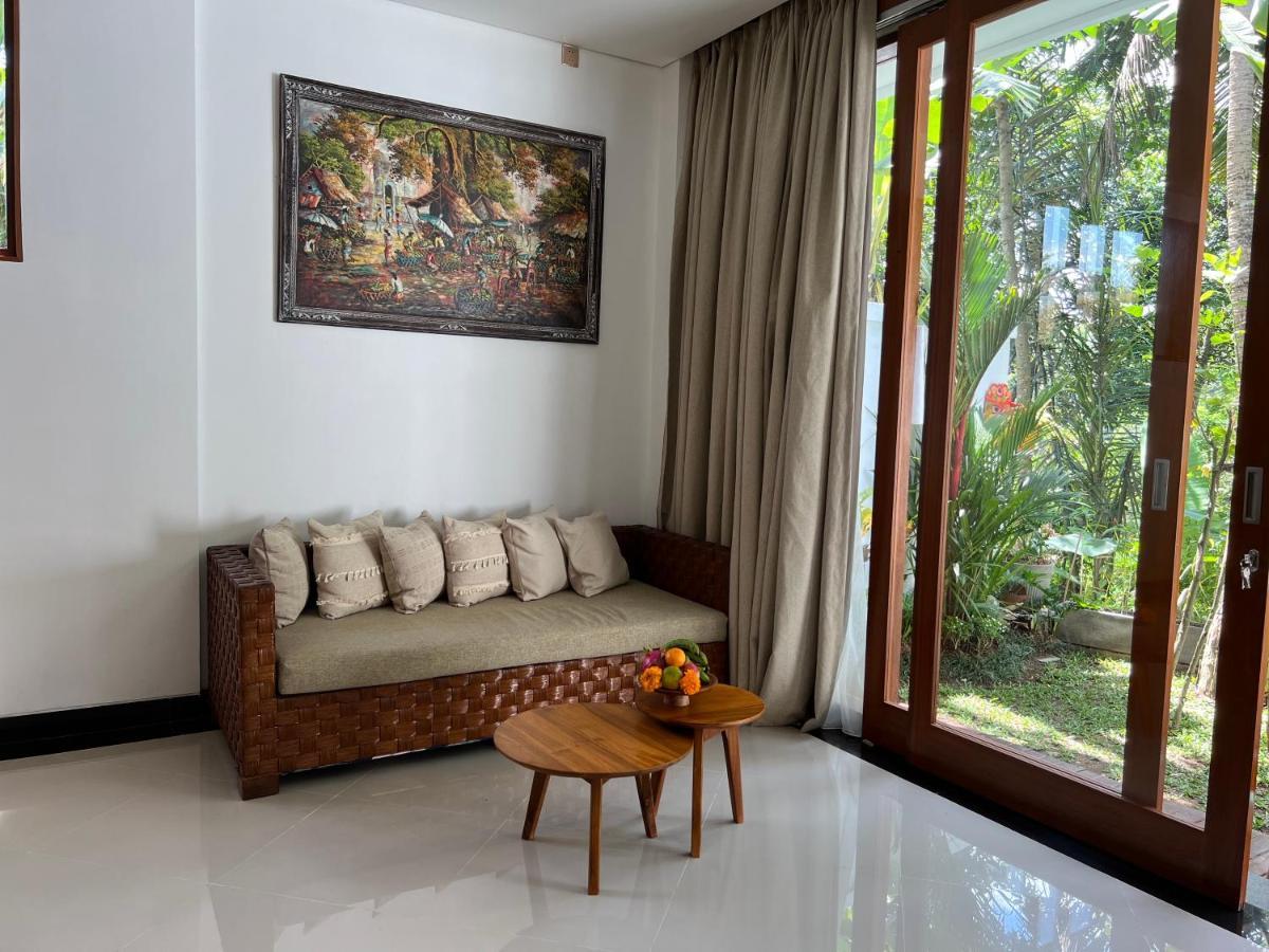 Nirankara Ubud Villa ภายนอก รูปภาพ
