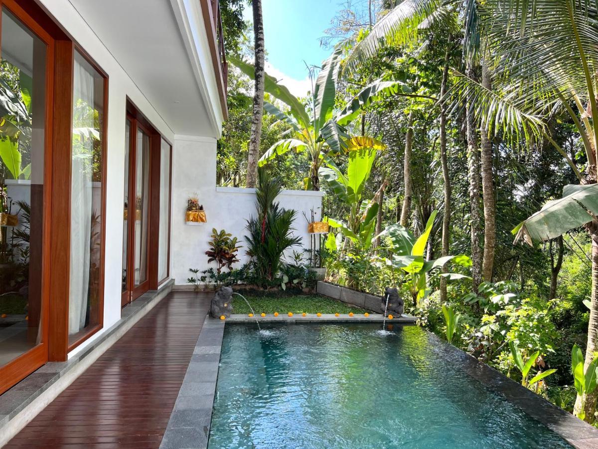 Nirankara Ubud Villa ภายนอก รูปภาพ
