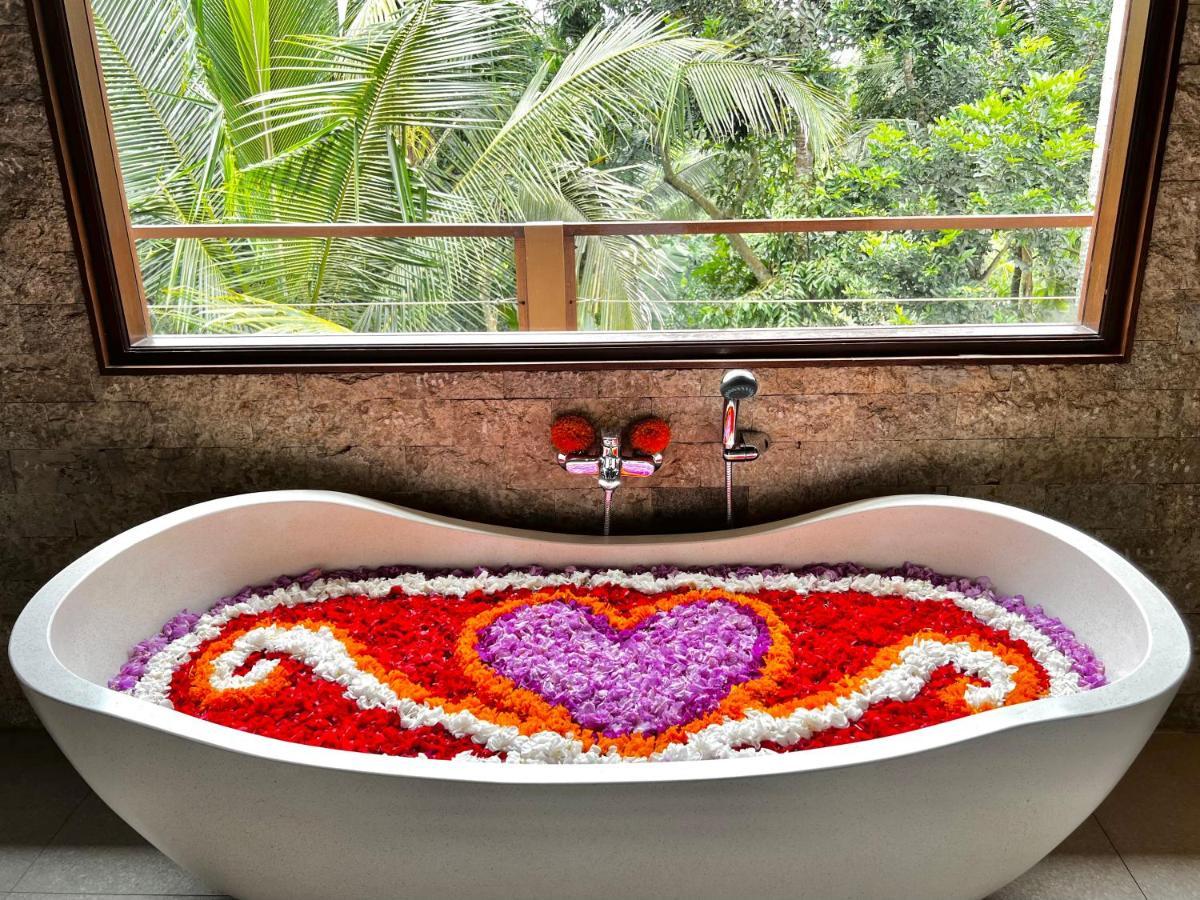 Nirankara Ubud Villa ภายนอก รูปภาพ